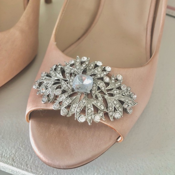 💥SOLD💥Le Château heels - Picture 2 of 4